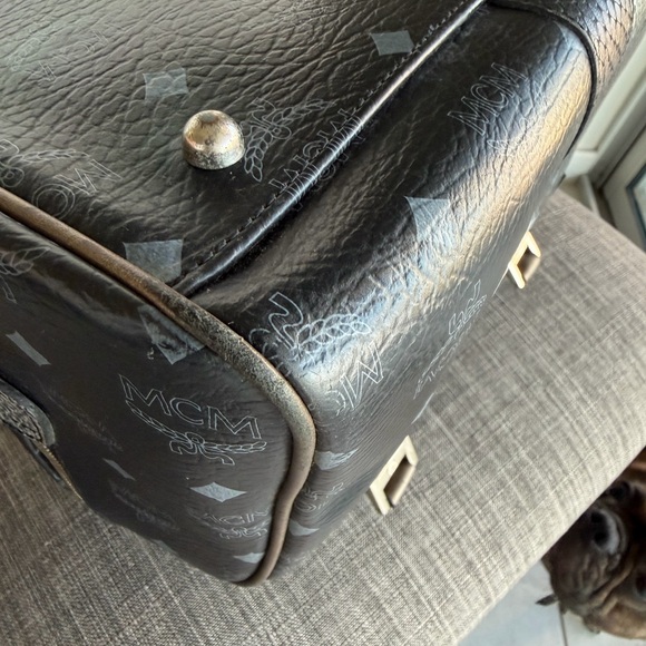 MCM vintage Black Lion Satchel - Picture 9 of 16